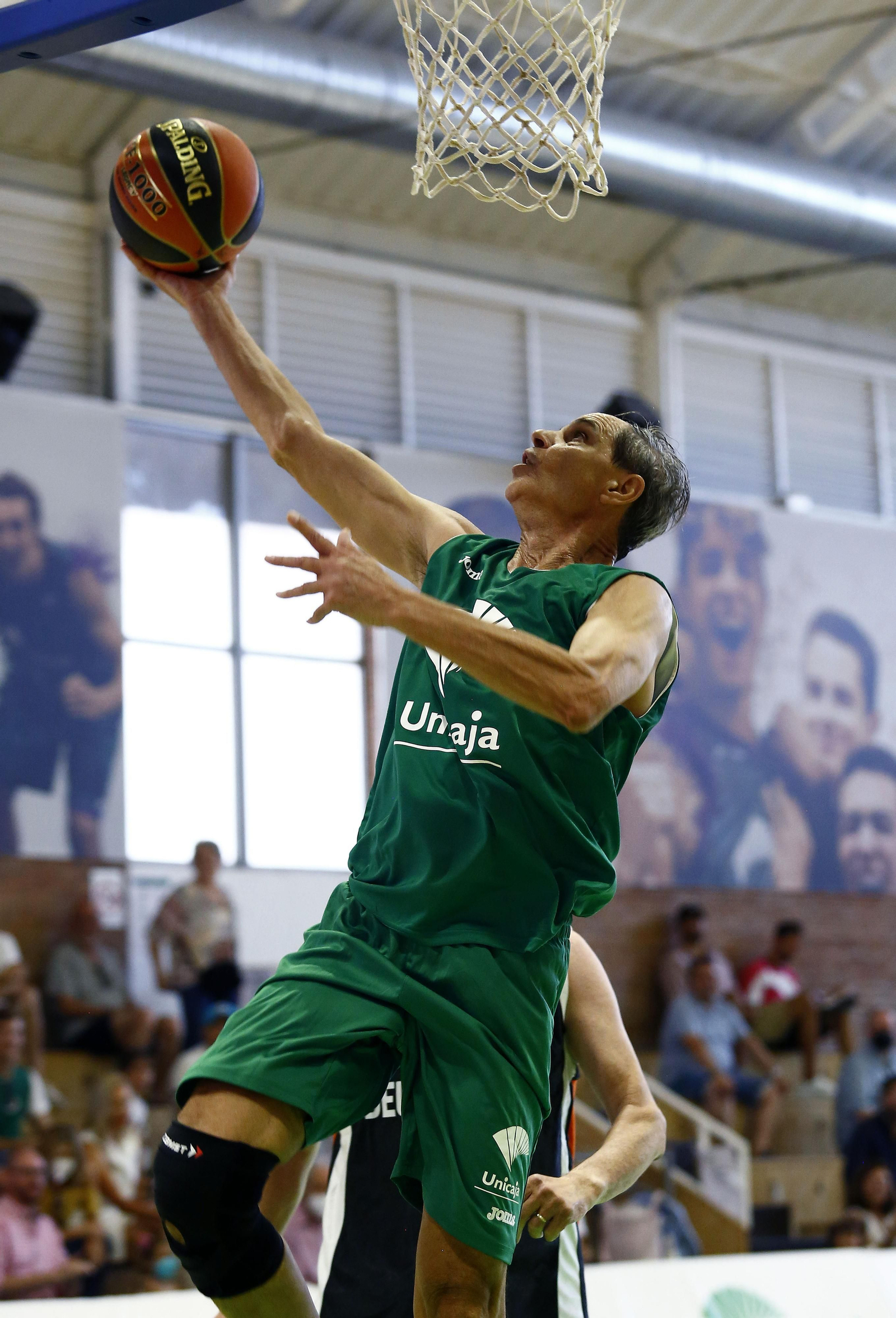 El debut del Unicaja +60 en el FIMBA, en fotos