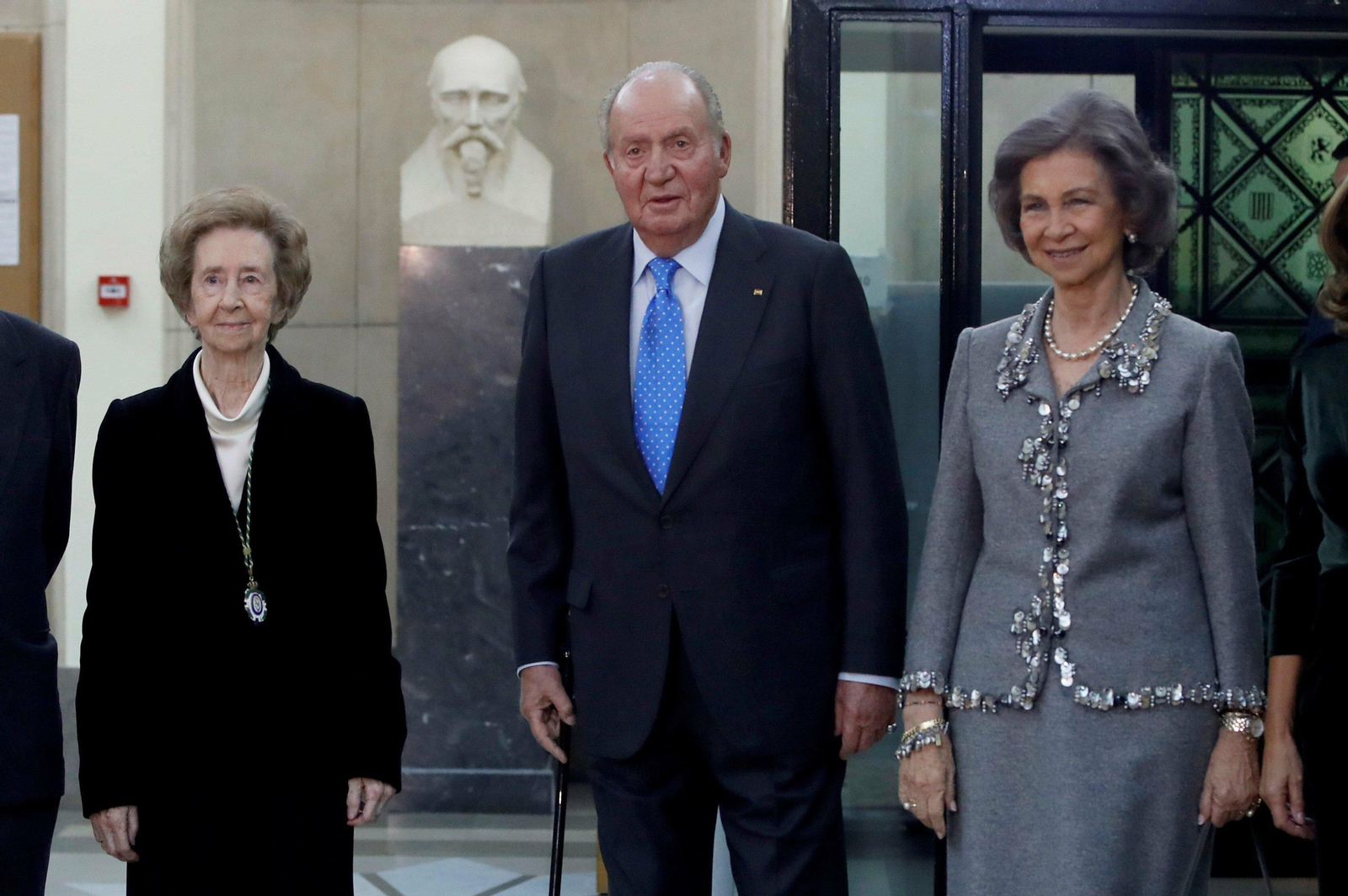 Los reyes eméeritos Juan Carlos y Sofía, durante un acto en Madrid en 2016.