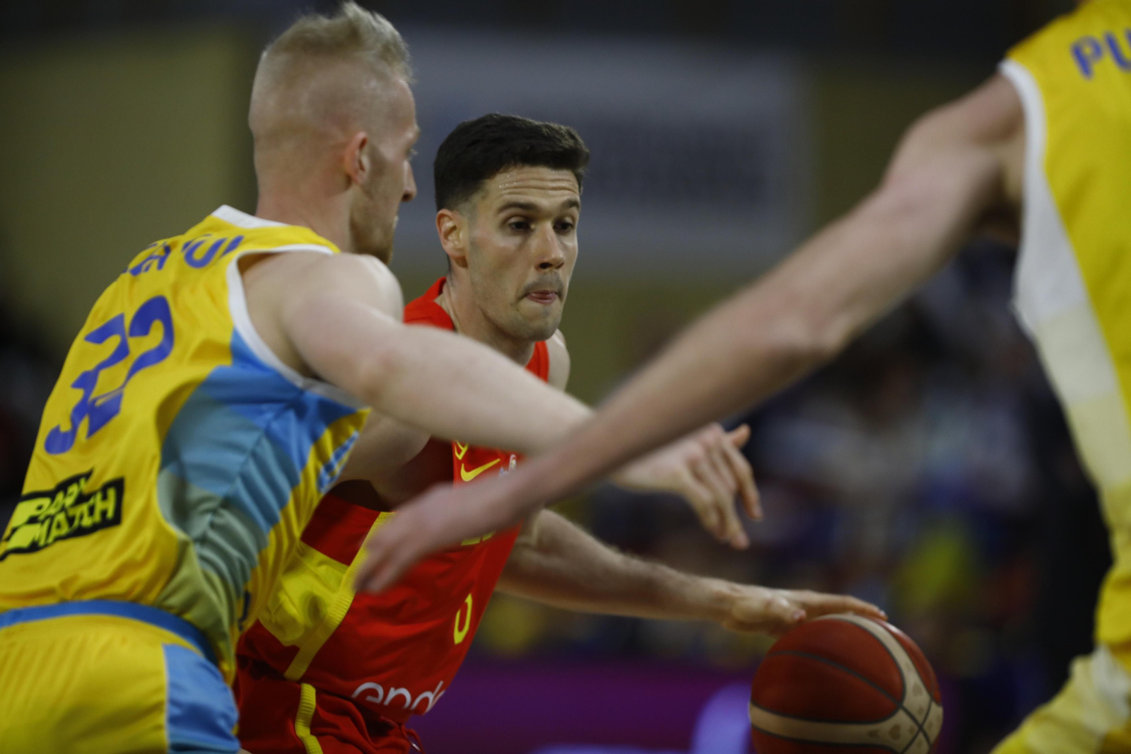 Las imágenes del emotivo encuentro entre España y Ucrania en Córdoba