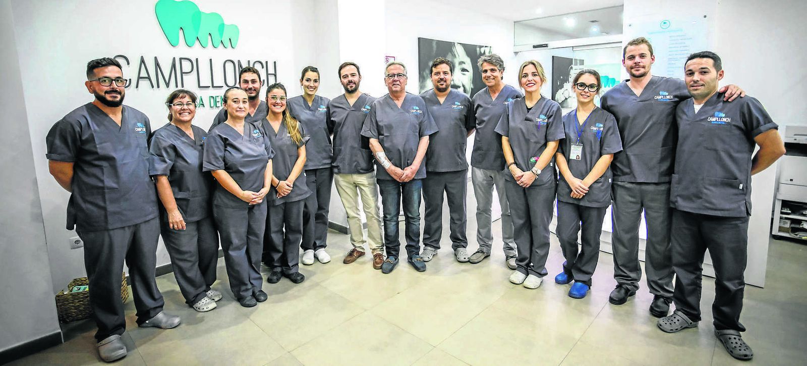 En la imagen, el equipo clínico de Campllonch.