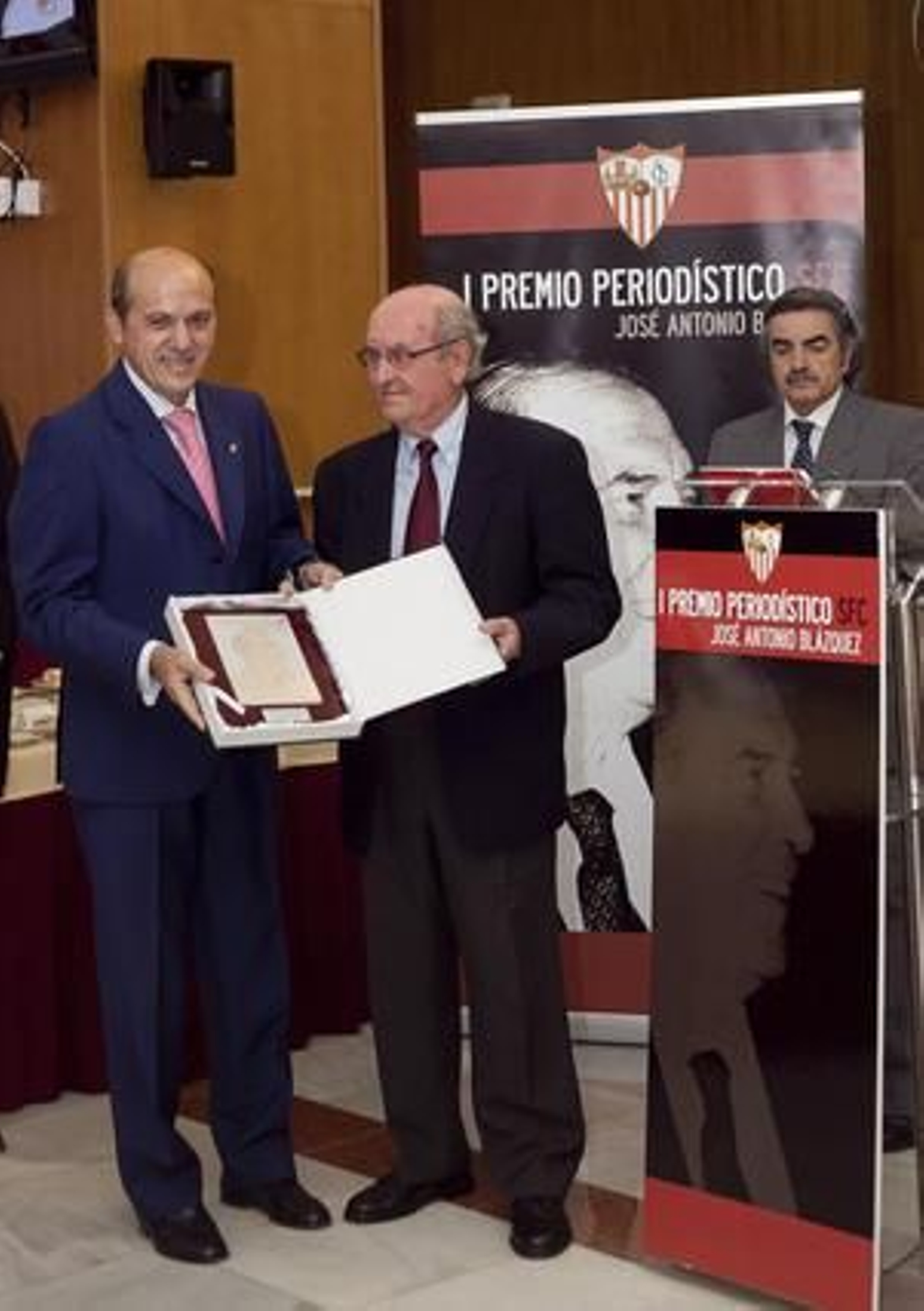 Manolo Ruesga, galardonado en el I Premio Periodístico SFC.

Foto: Jaime Martínez