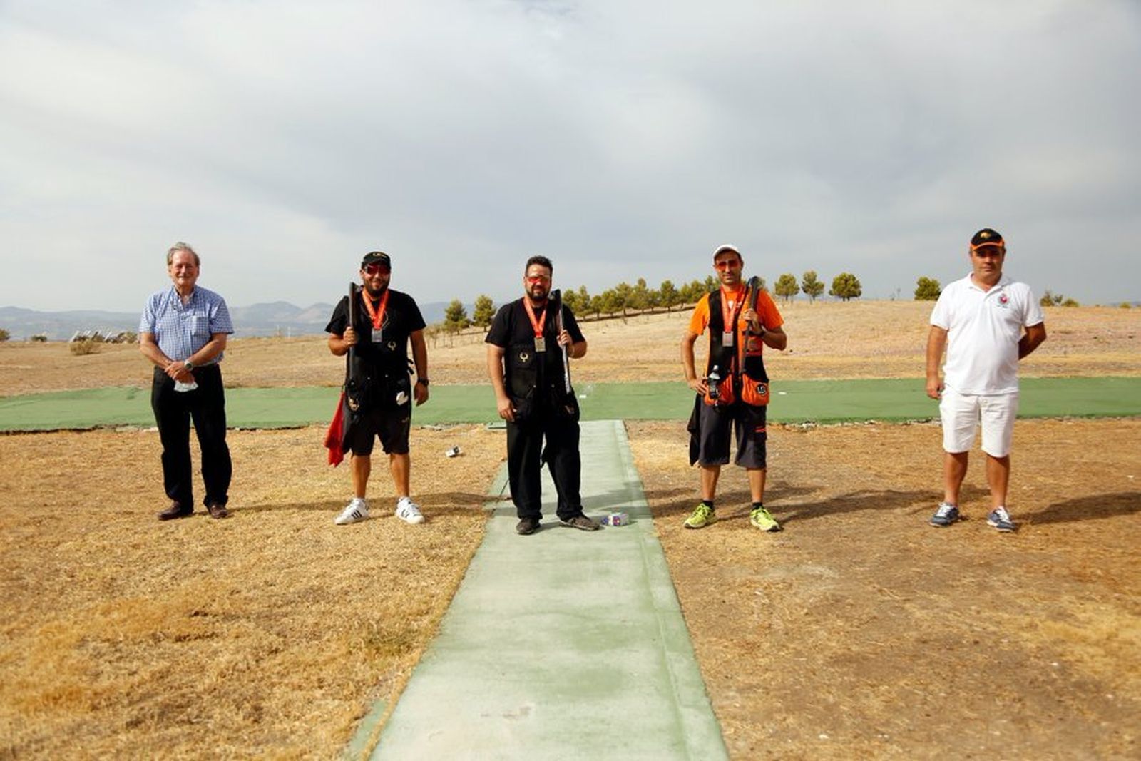 Antonio Bailón, en el centro, posa como campeón de España.