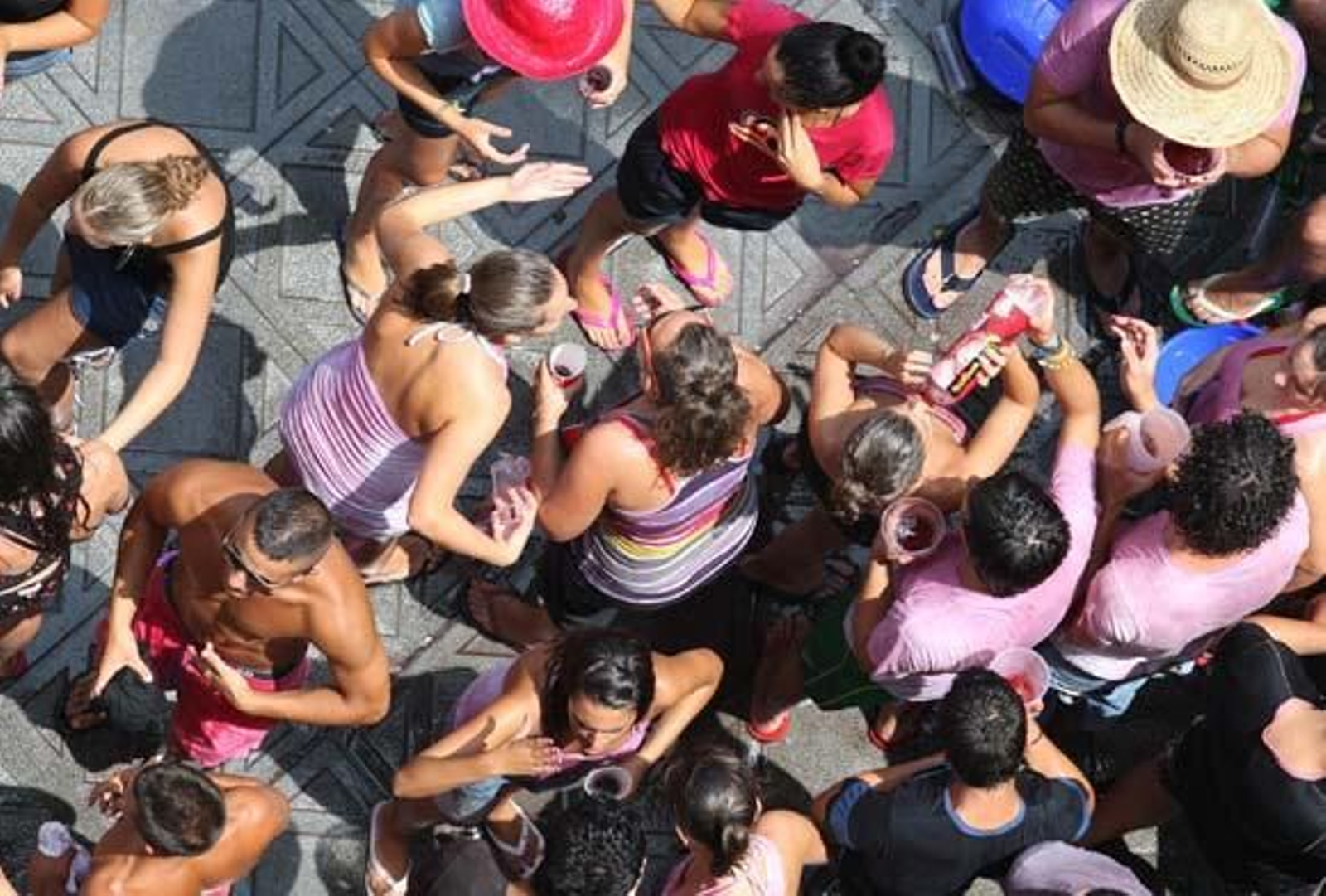 Los linenses se volcaron en la celebración del Domingo Rociero y el Real y el centro tuvieron un gran ambiente

Foto: Paco Guerrero