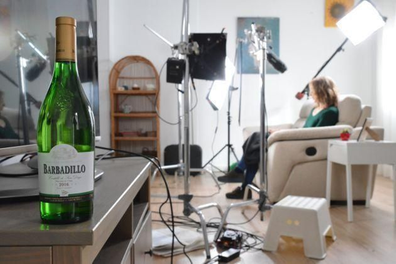 Ana del Arco en la grabación de una escena para 'Cosas de Mar'.