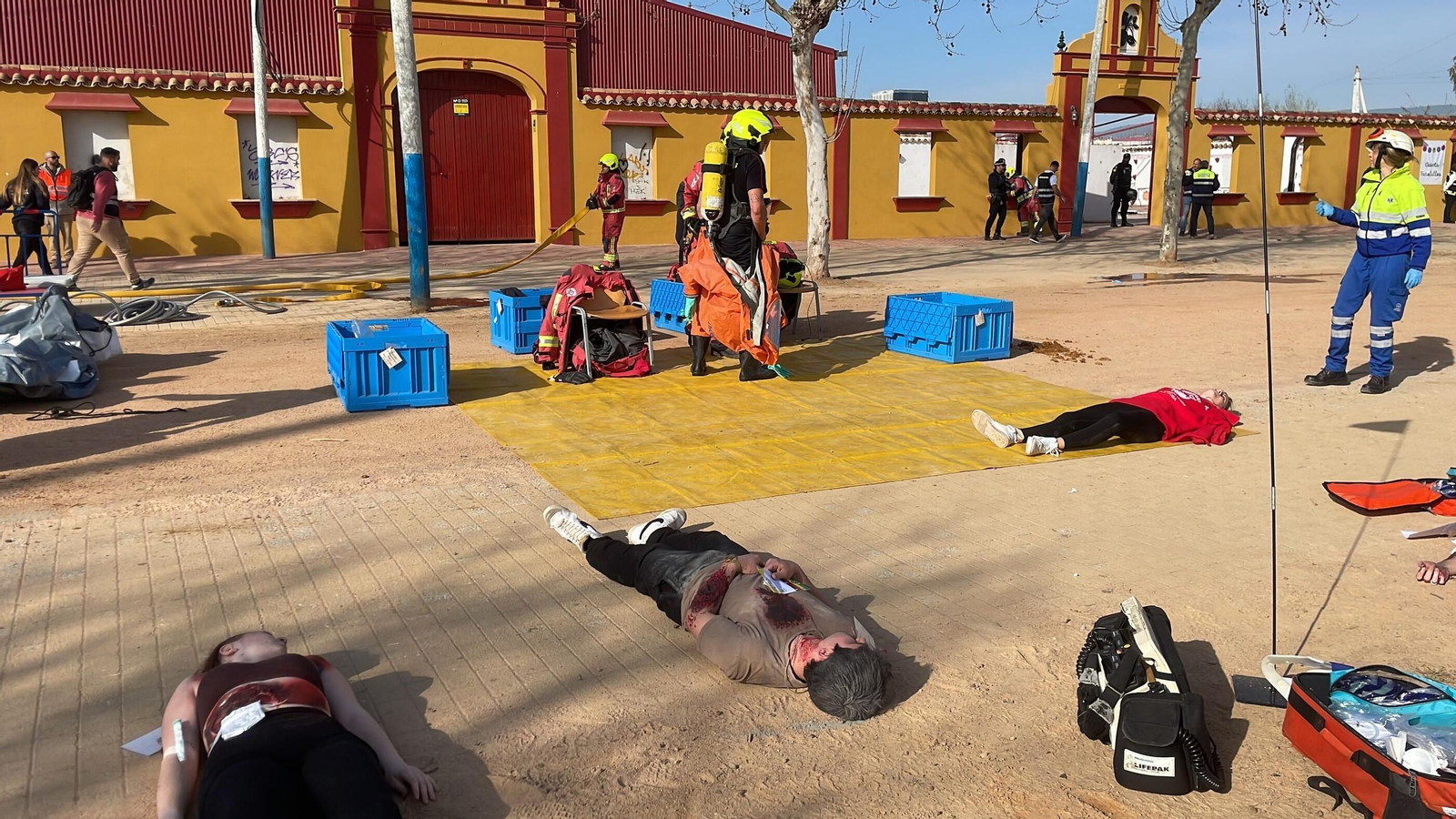 El simulacro de actuación ante una explosión en la Feria de Córdoba, en imágenes