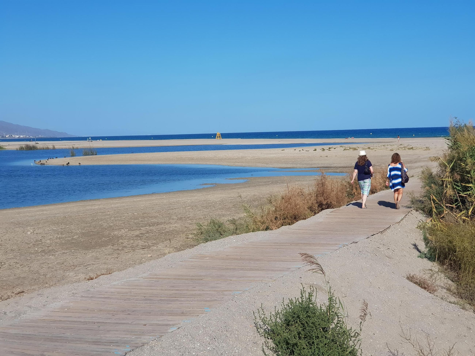 Playa de Vera junto a la Laguna de Puerto Rey.