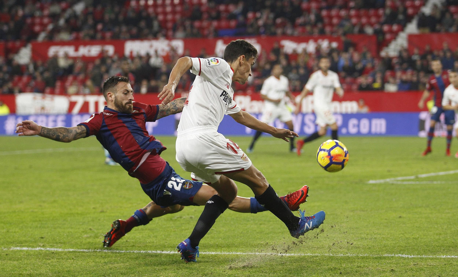 Las imágenes del Sevilla-Levante