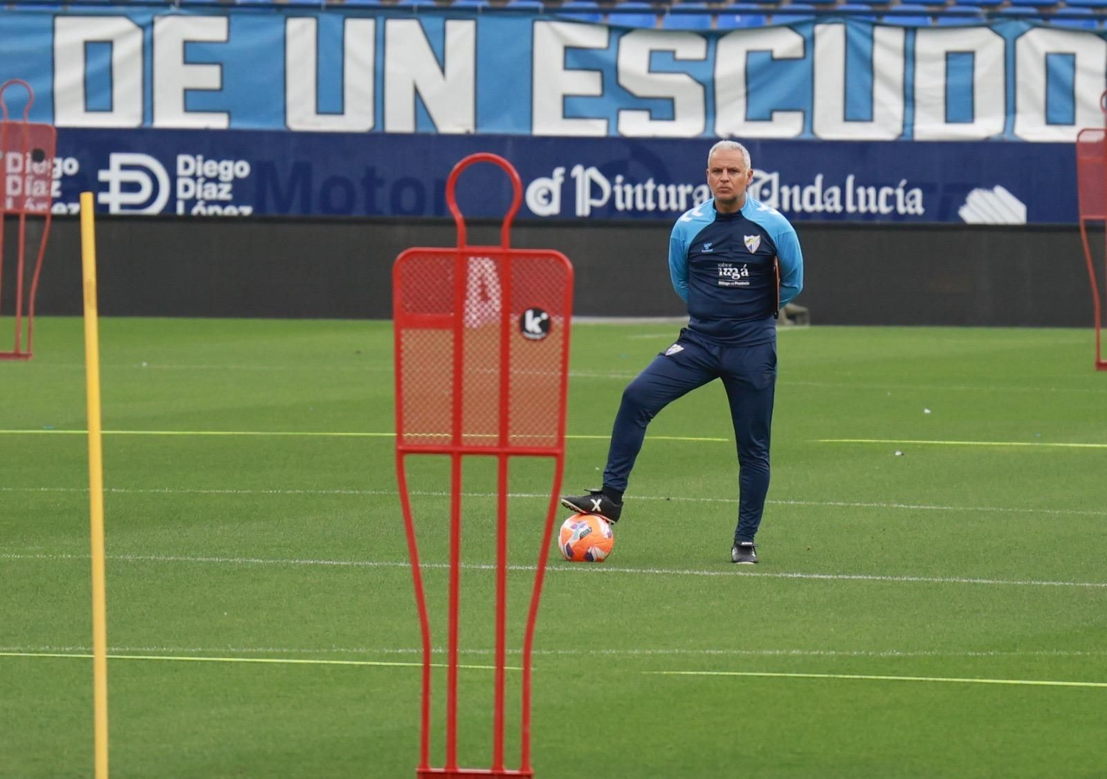El Málaga CF prepara el derbi andaluz en La Rosaleda