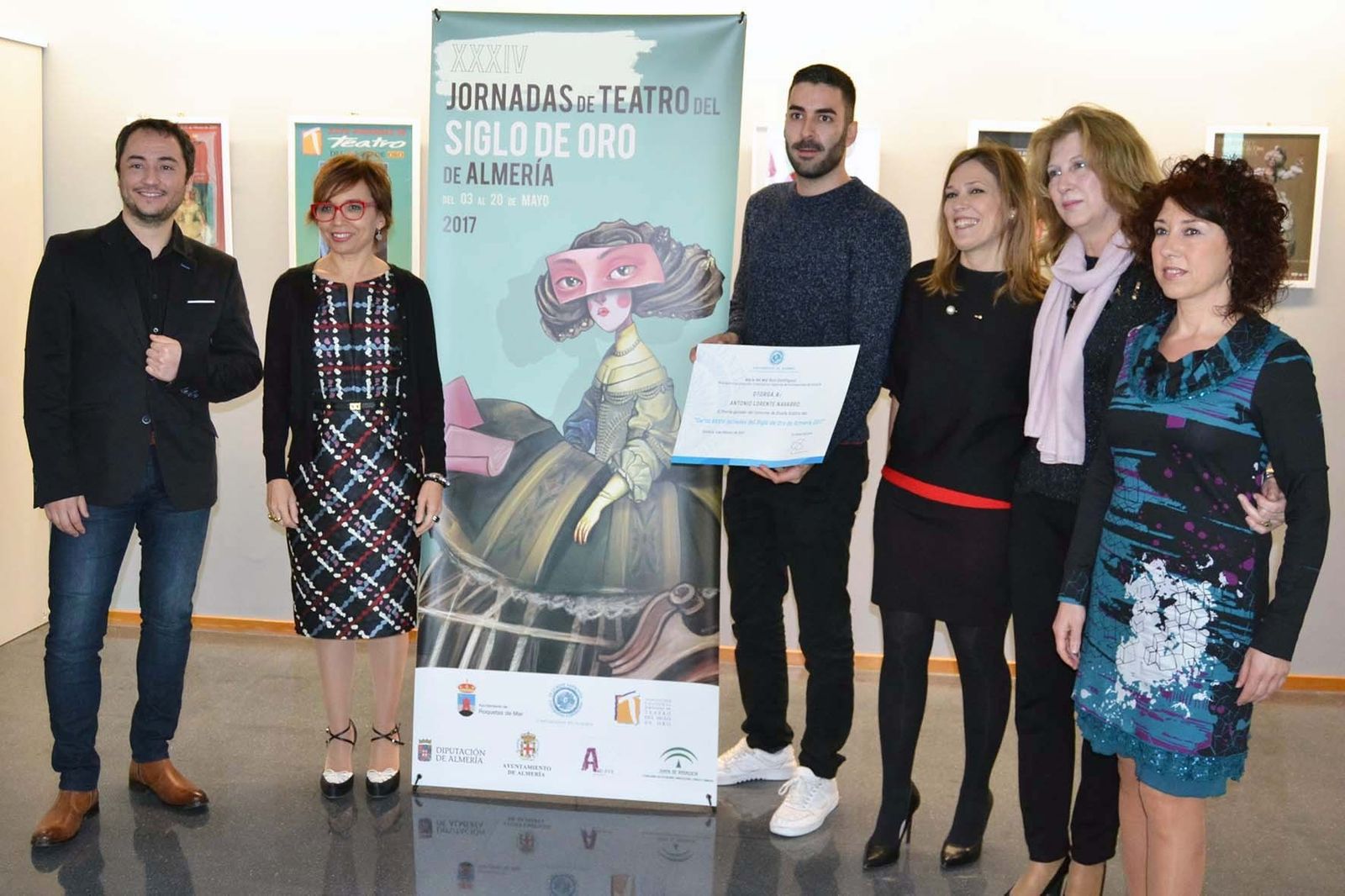 Ricardo Arqueros junto a María del Mar Ruiz, Antonio Lorente, Ana Martínez Labella y María Dolores Ortega.