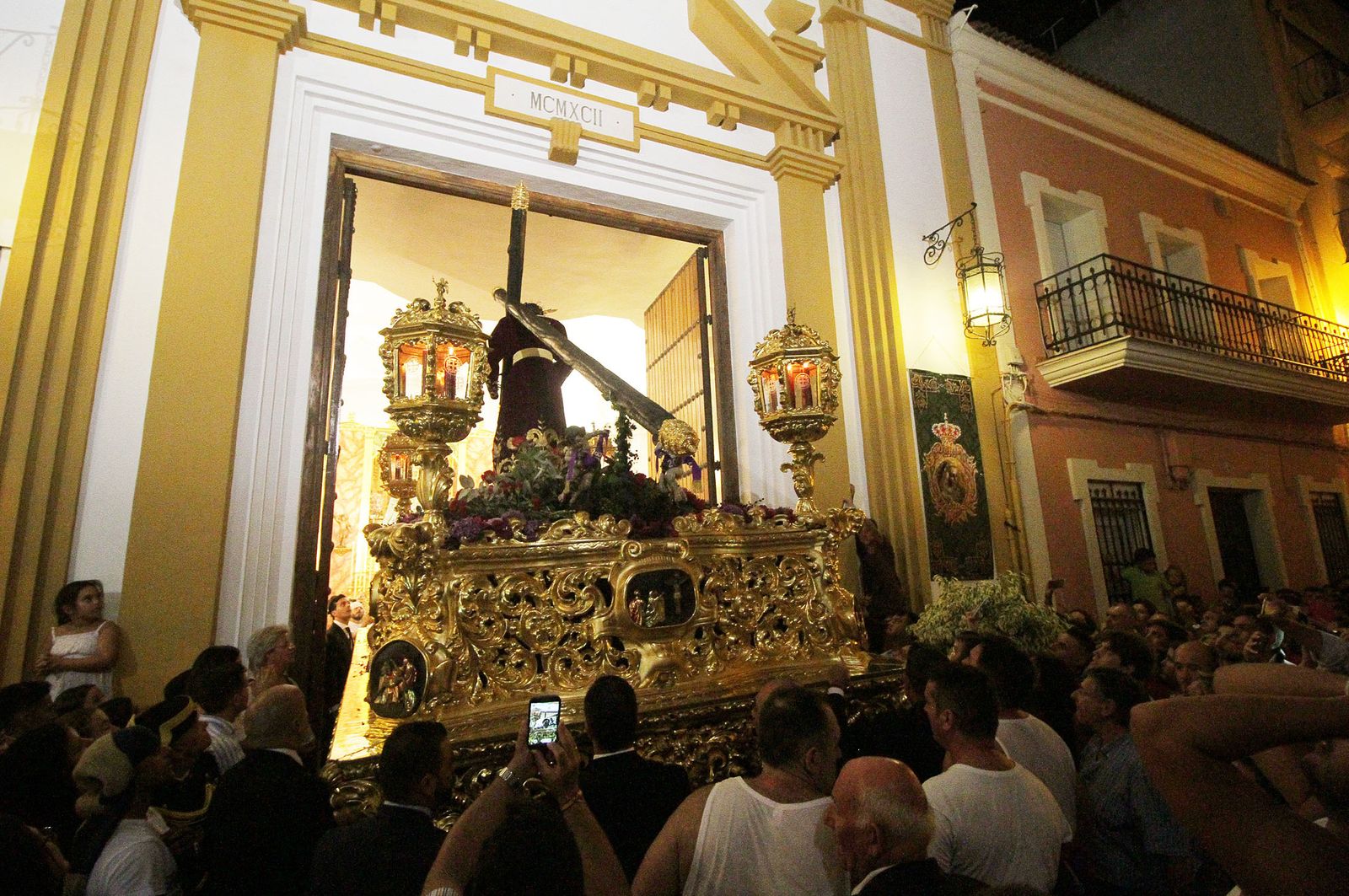 Imágenes del Señor de Pasión en la procesión del centenario de la hermandad