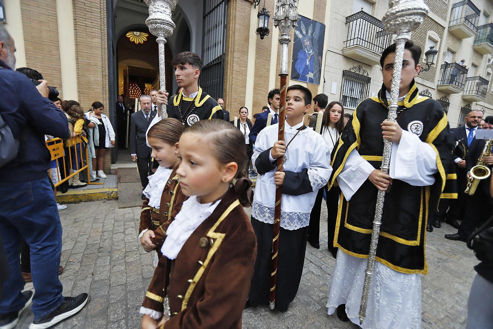 Imágenes de la salida extraordinaria de la Virgen del Rocío y Esperanza
