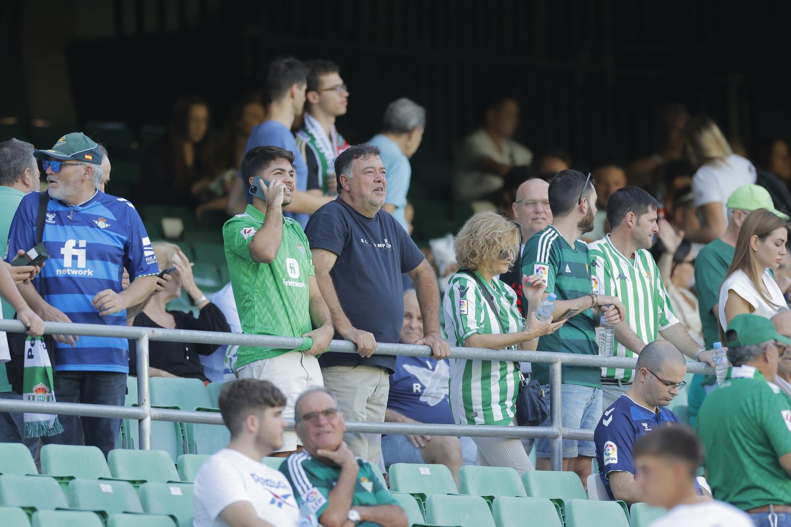 Búscate en la fotos del Betis-Sparta