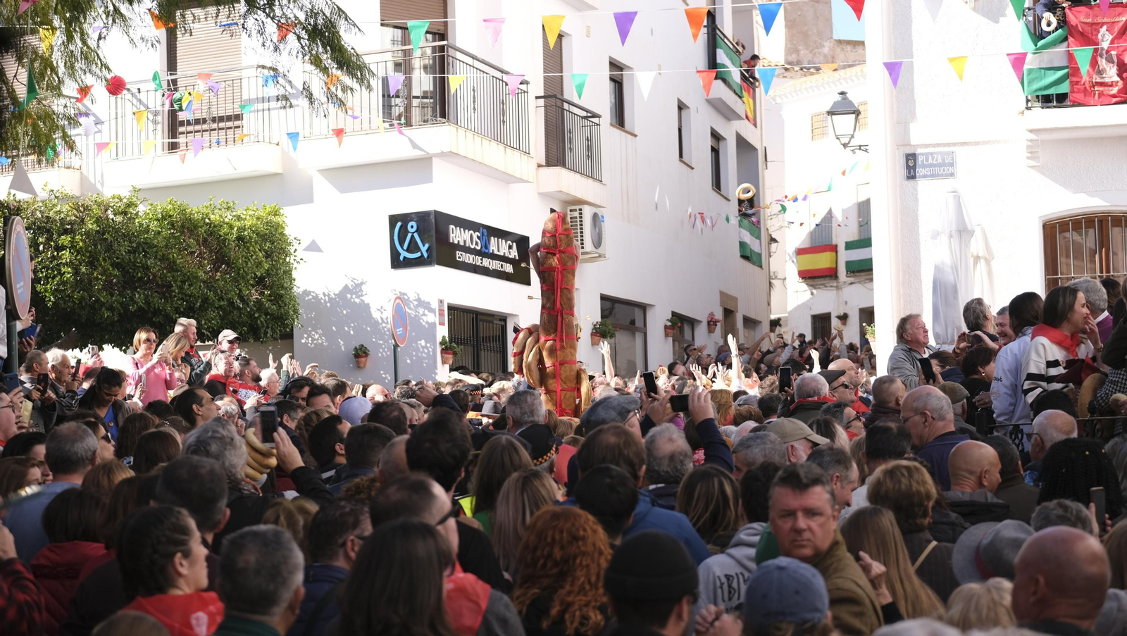 Los vecinos de Lubrín se echan a las calles por San Sebastián
