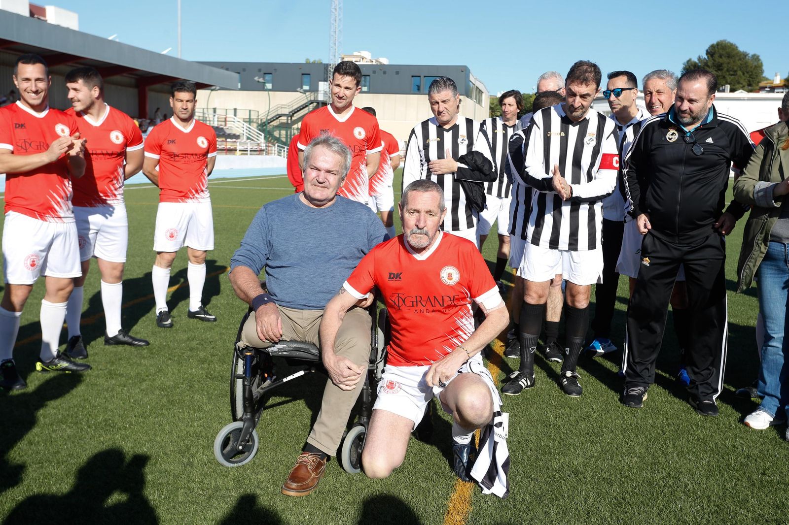Las fotos del homenaje al exfutbolista sanroqueño Armando Hernández