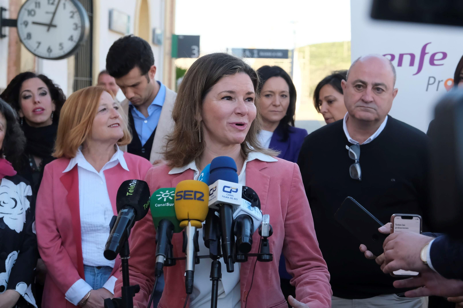 Así ha sido el primer viaje del Cercanías del Valle del Guadalquivir, en fotos
