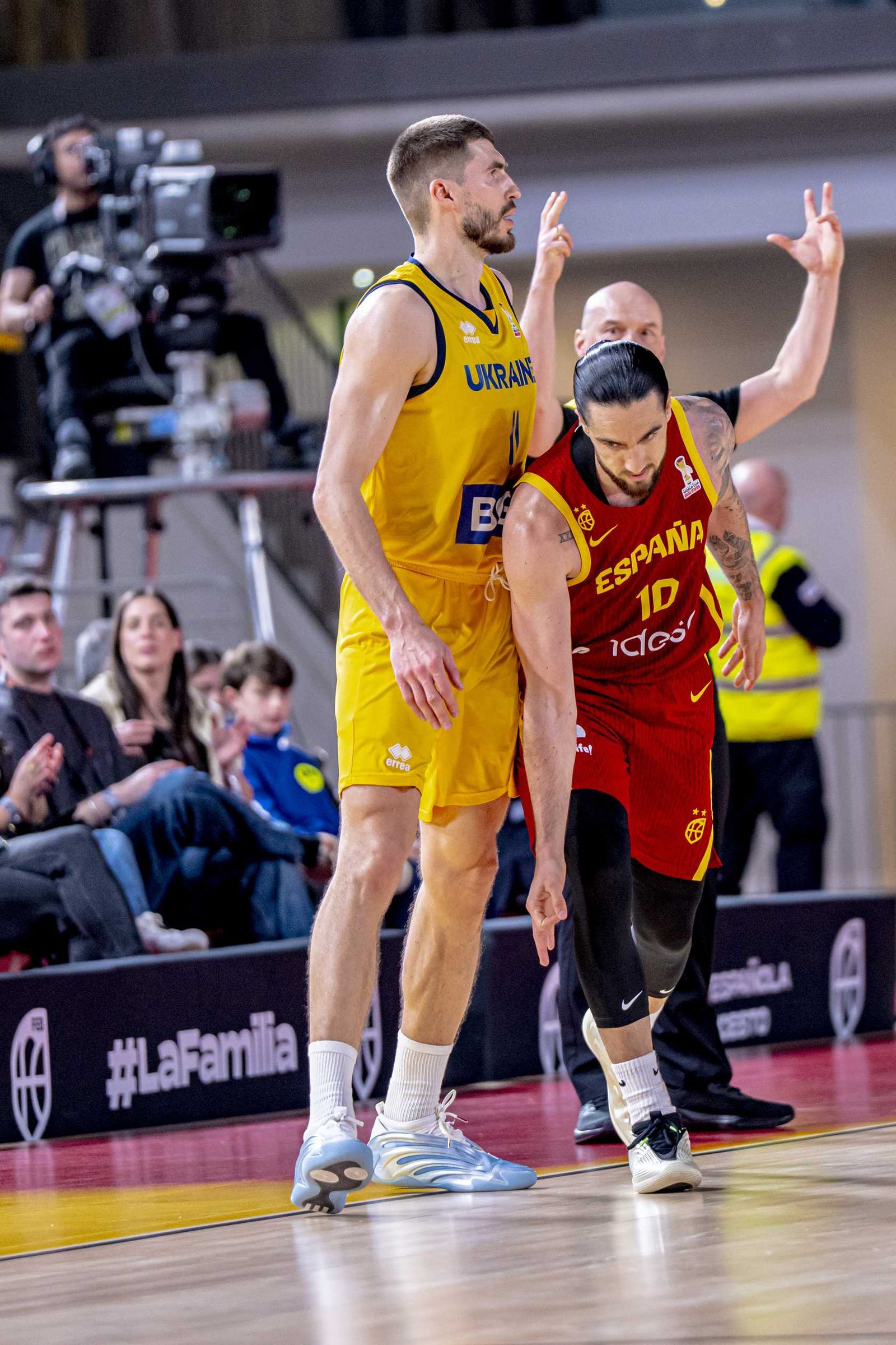 Francis Alonso lidera a una España invicta con 12 puntos