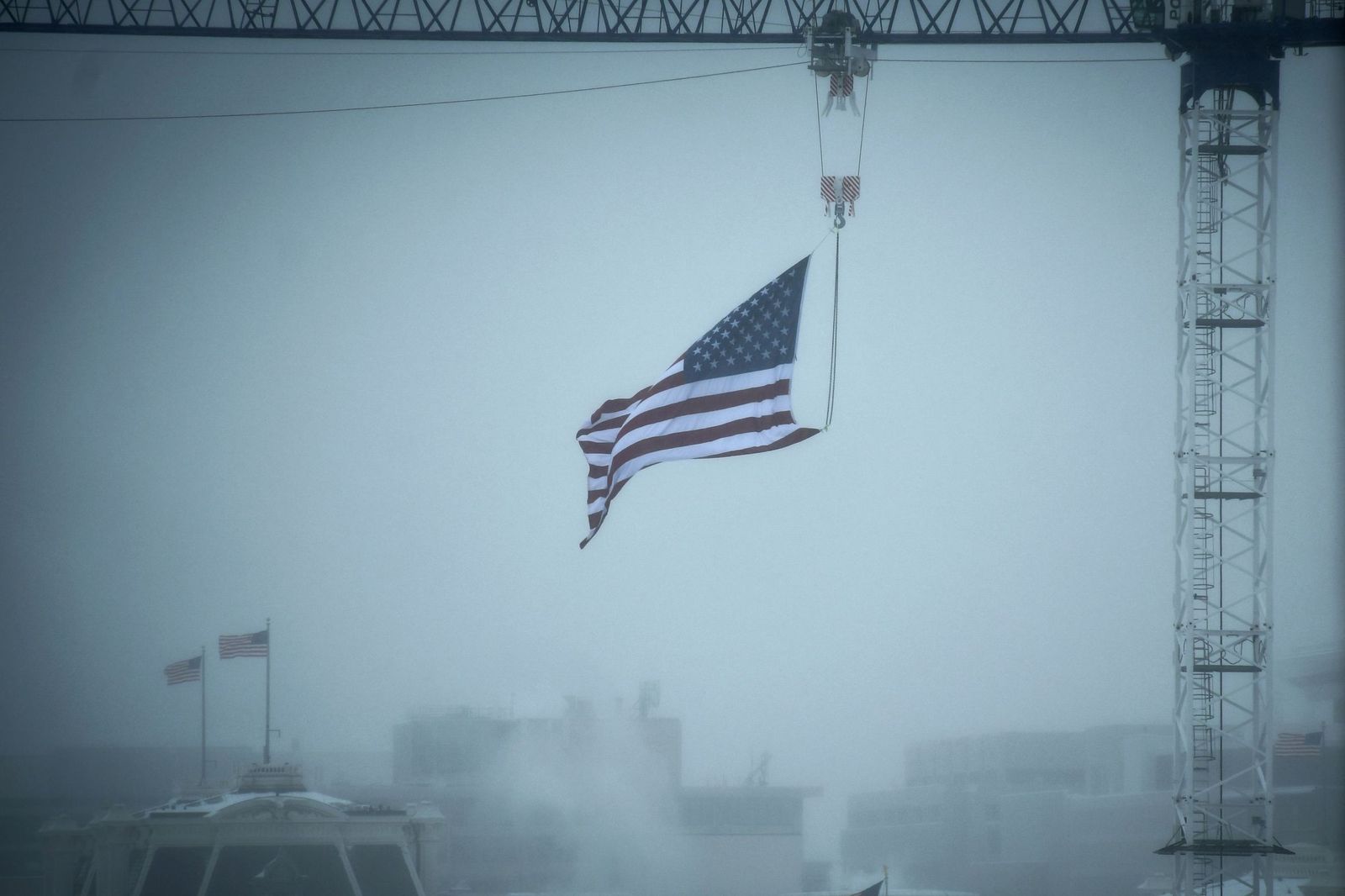 Las gélidas y blancas imágenes que deja la tormenta monstruosa en los EEUU