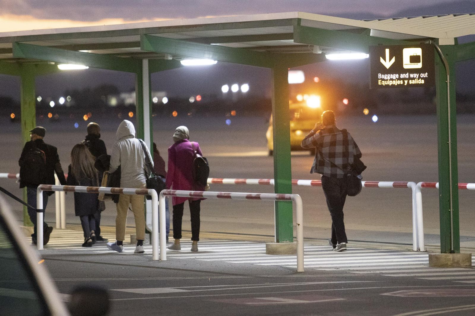 Fotos: Granada recibe el primer vuelo internacional tras la pandemia