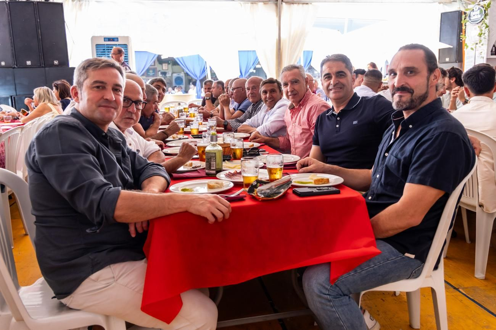 Las comidas de empresa se suceden en la Feria de San Lucas
