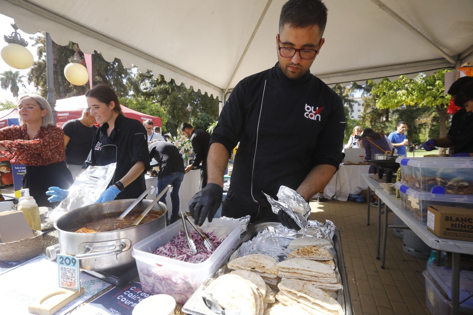 Las tapas del Córdoba Califato Gourmet en el Paseo de la Victoria, en imágenes