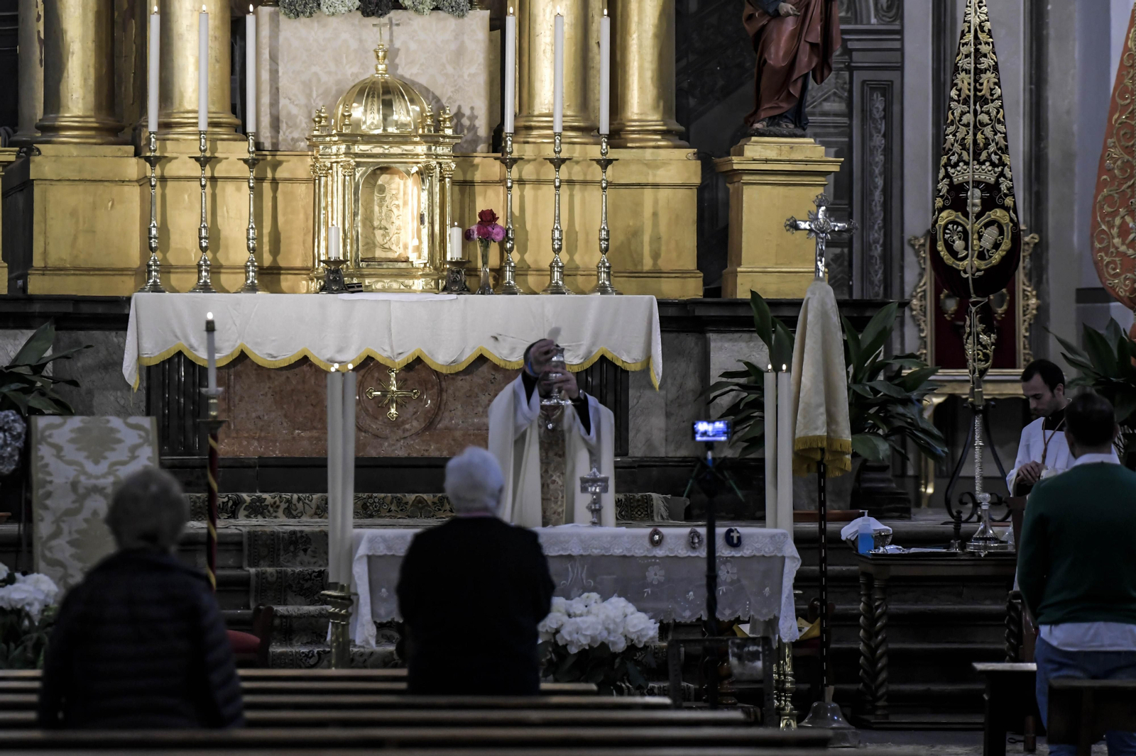 Imágenes de la última misa en Granada en fase 0