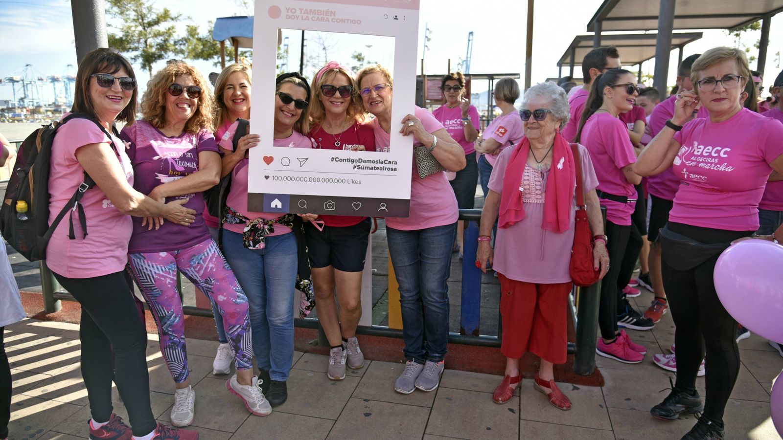 las mejores fotos de la Marcha contra el cáncer de mama en Algeciras