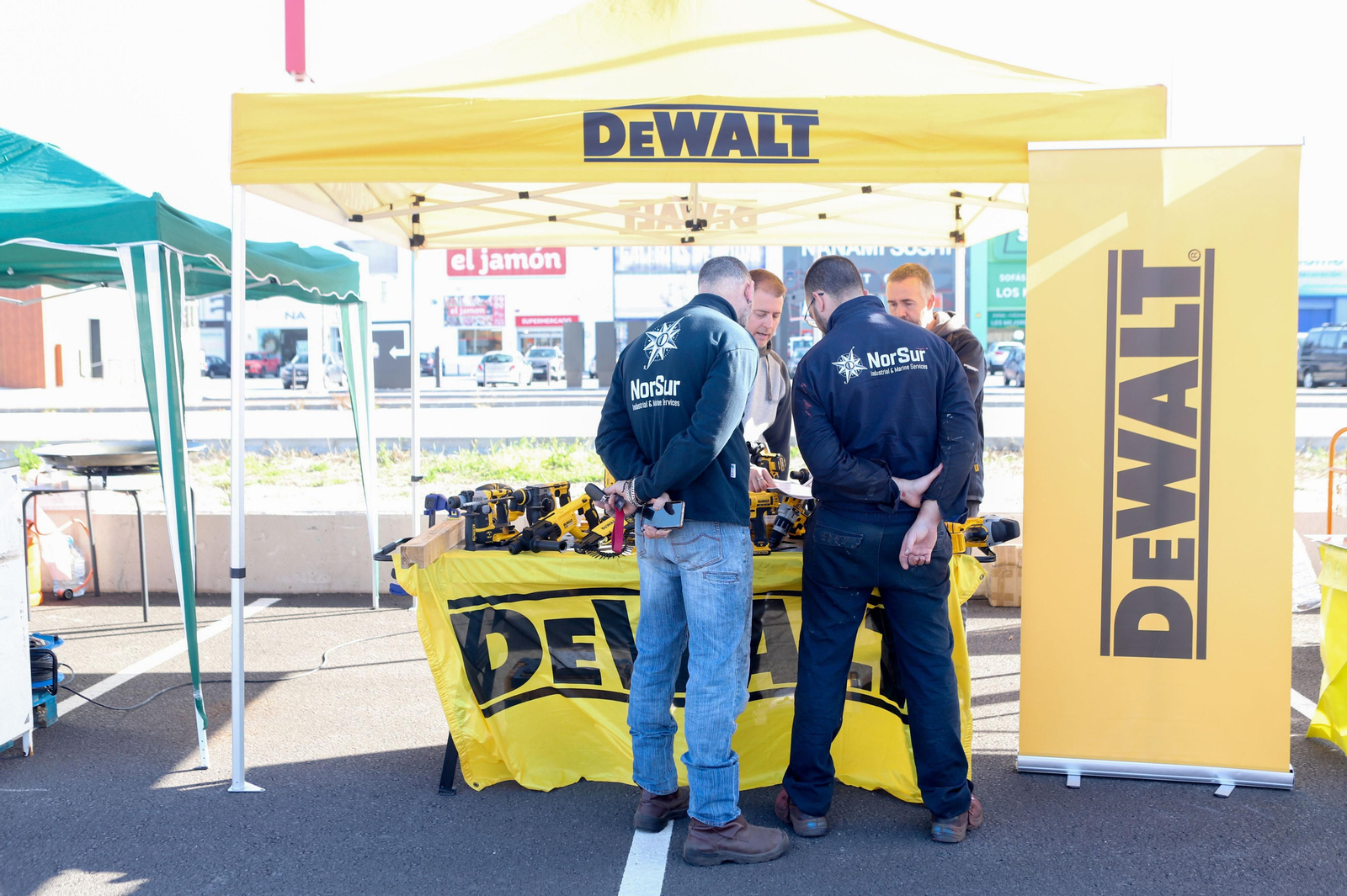 Imágenes del evento para profesionales y presentación del nuevo catálogo de Obramat