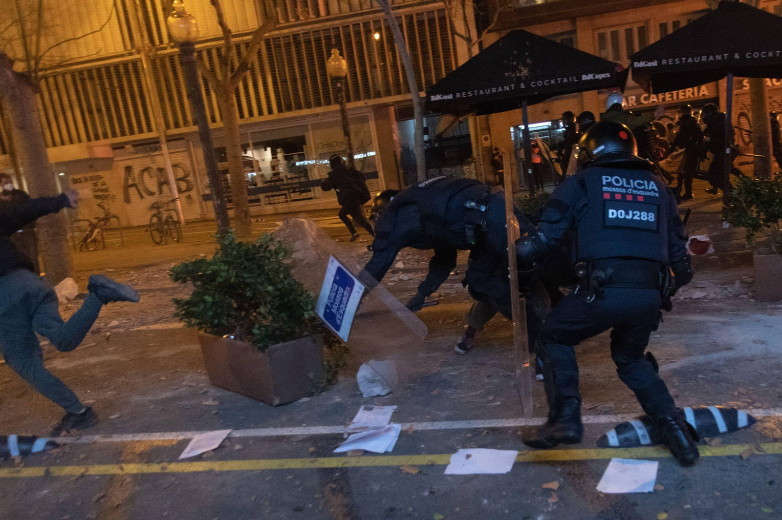 Las imágenes de los disturbios en Cataluña por el arresto de Pablo Hasel