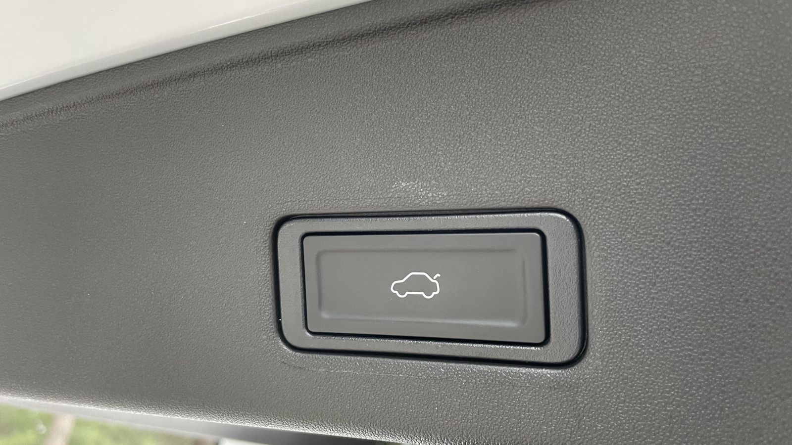 Si el precio se confirma, la relación entre éste y el equipamiento -hasta el portón motorizado es de serie- será otro de los puntos fuertes del Omoda 5.