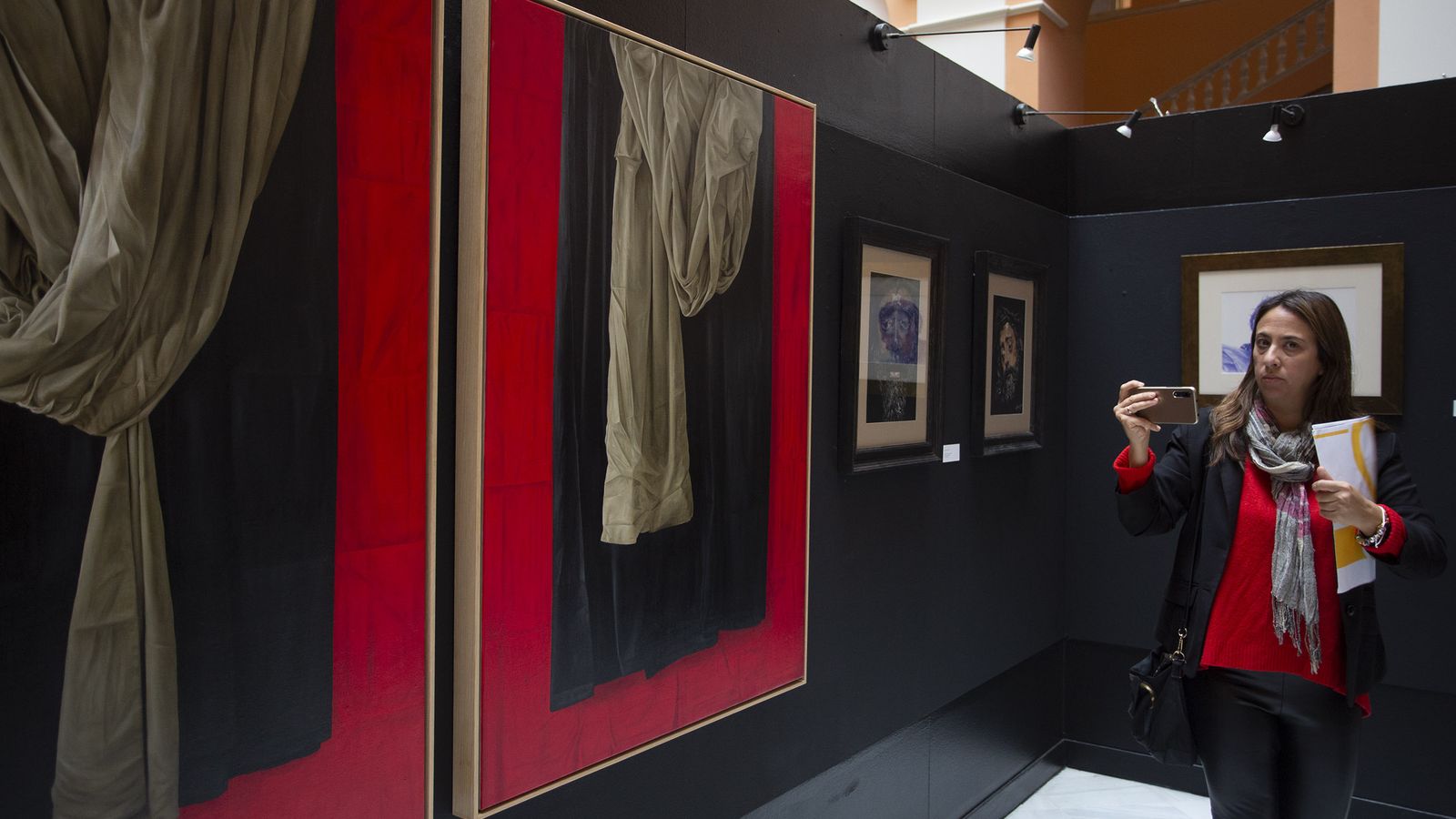 Algunas de las obras expuestas en el Ayuntamiento.