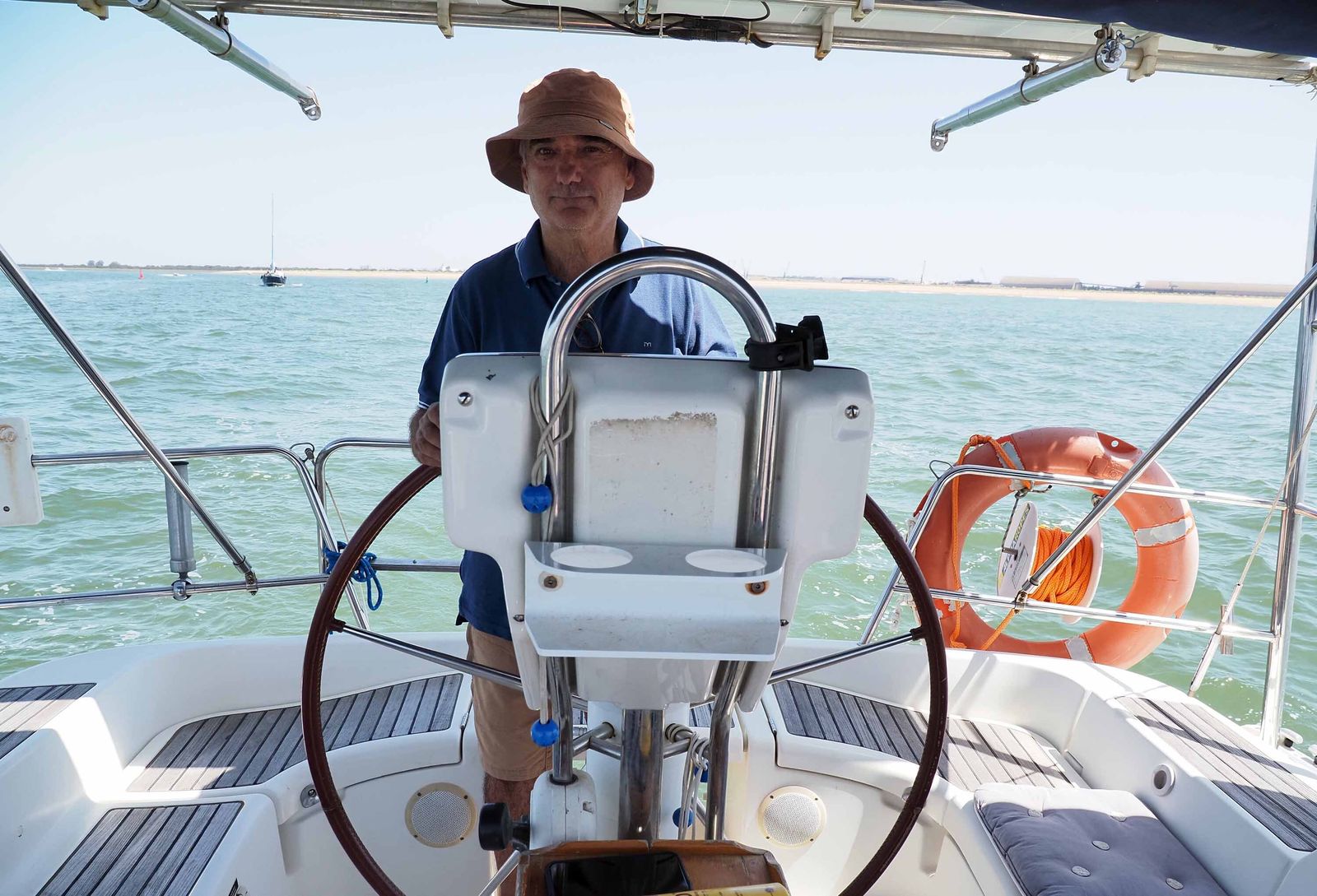 'Navega con Álvaro', la sesión de quimioterapia en Huelva, en imágenes