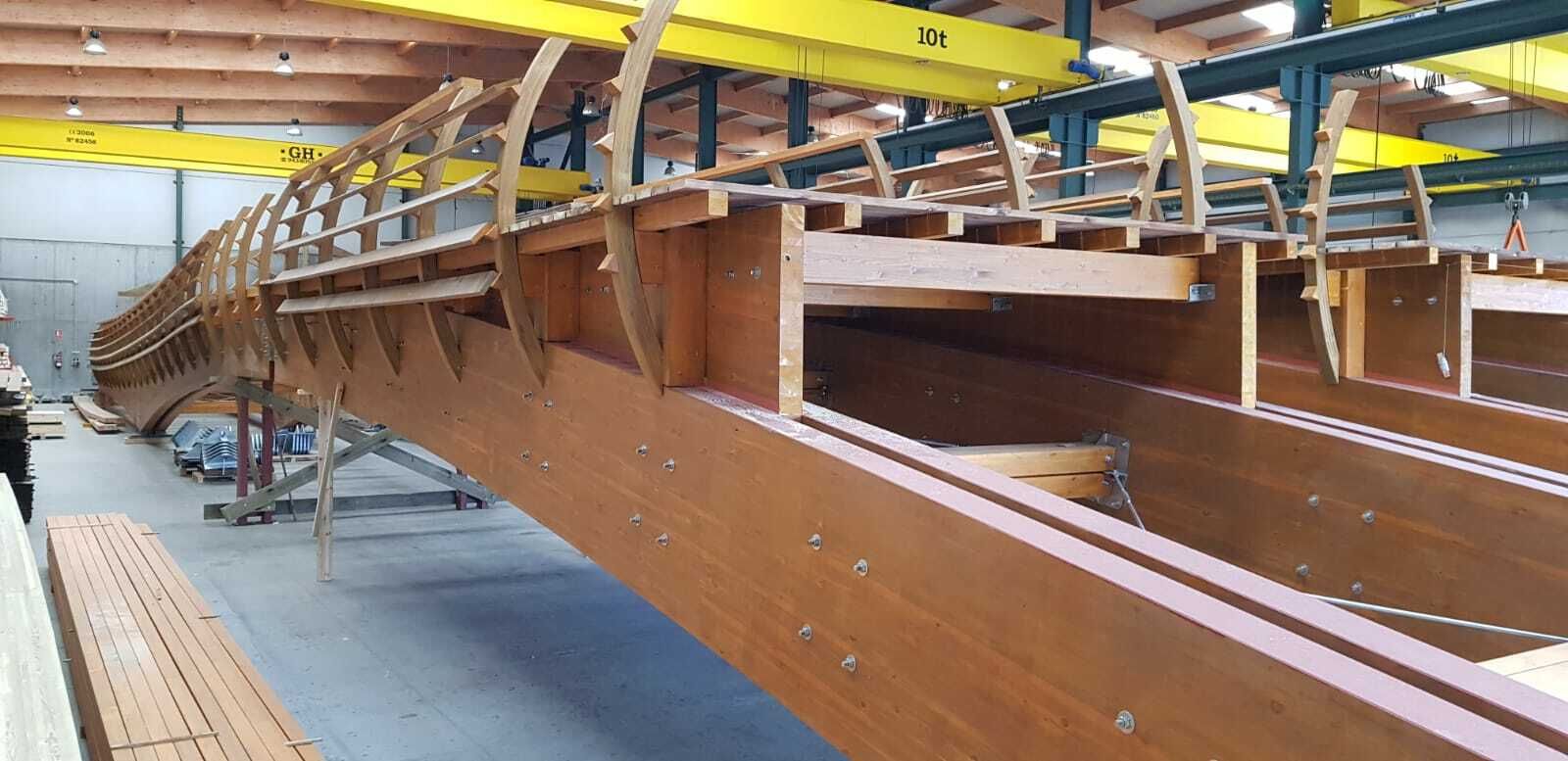 Pasarela de madera sobre el río Guadalhorce