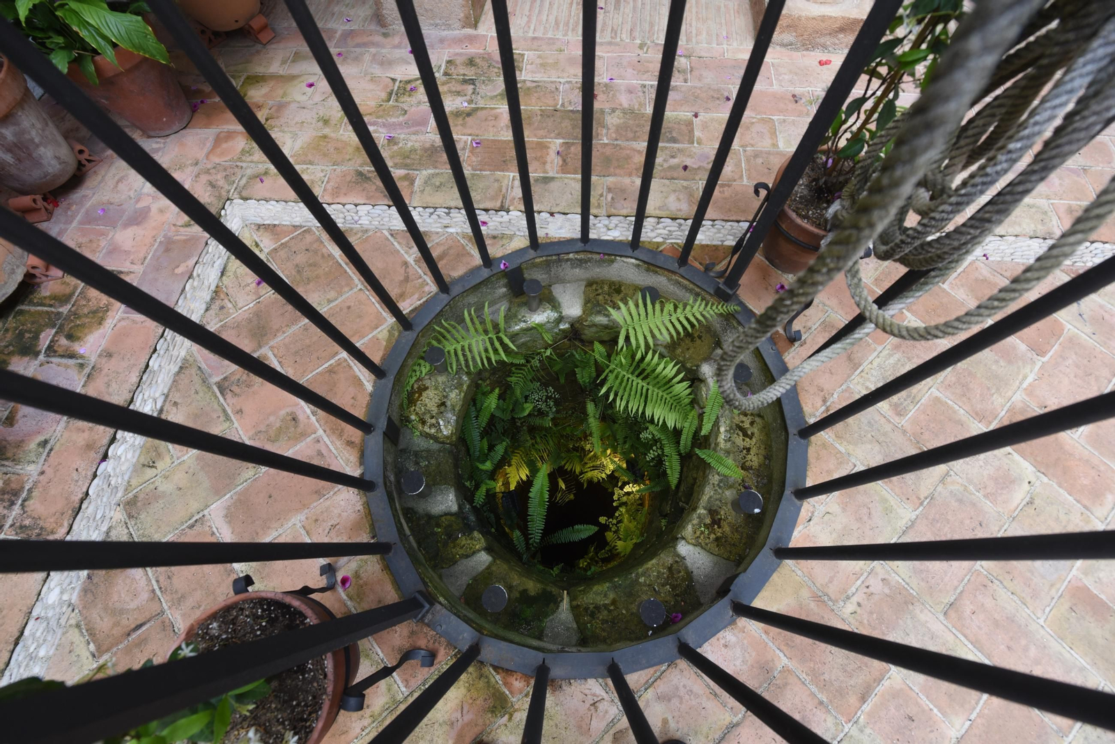 Una ruta en imágenes por los patios de la Judería y San Francisco