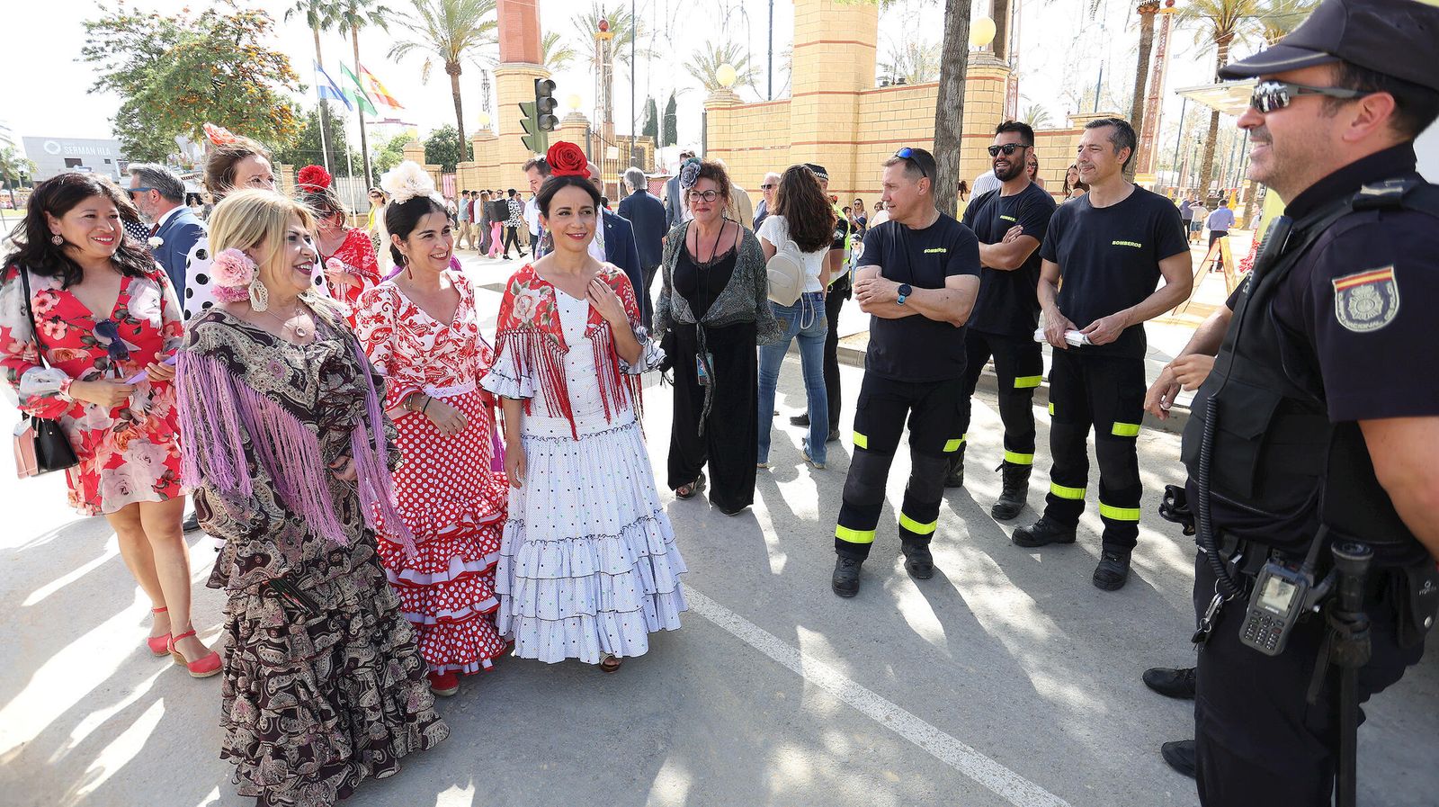 La ministra Carolina Darias se pasea por la Feria de Jerez