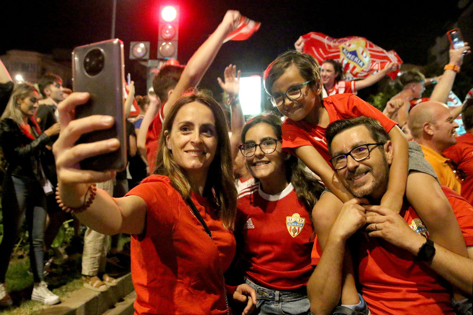 Las imágenes de la celebración del ascenso del Almería en la Plaza de las Velas