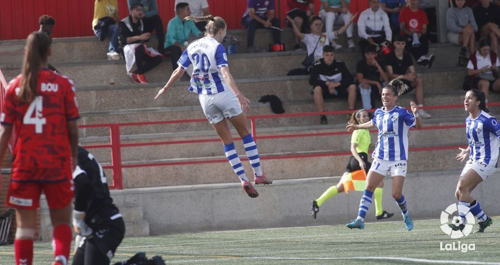 Amanda Edgren celebra el 0-1 en tierras catalanas.