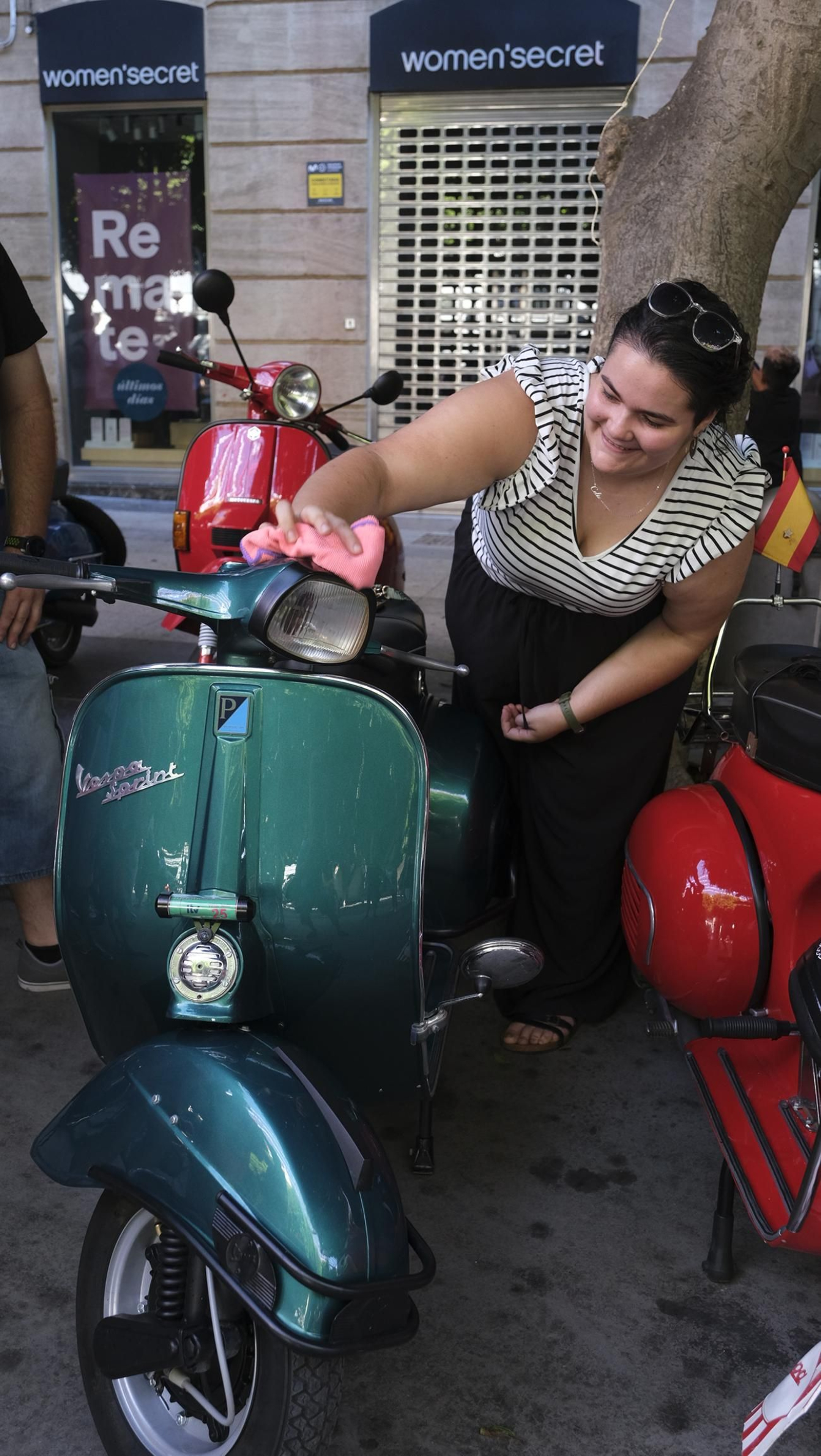Exposición de Motos Antiguas de la Feria de Almería, en imágenes