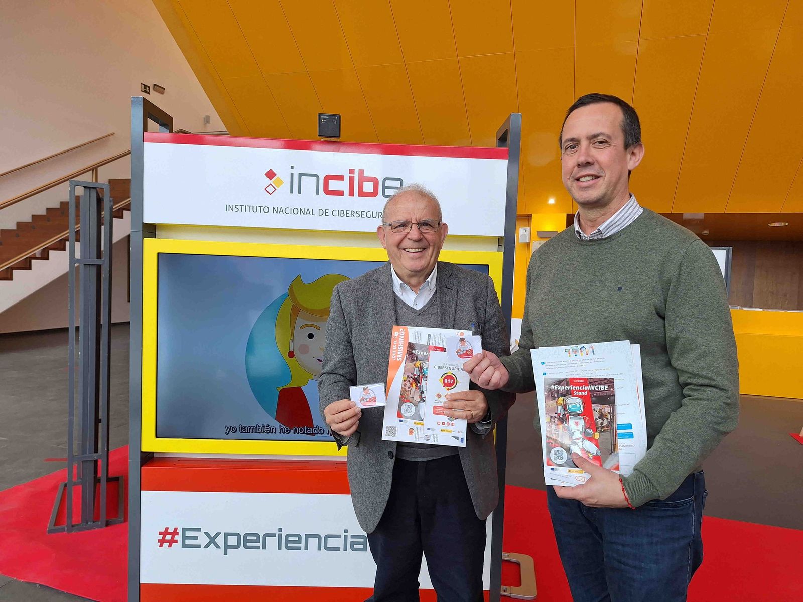 Visita Vicar stand ExperienciaINCIBE