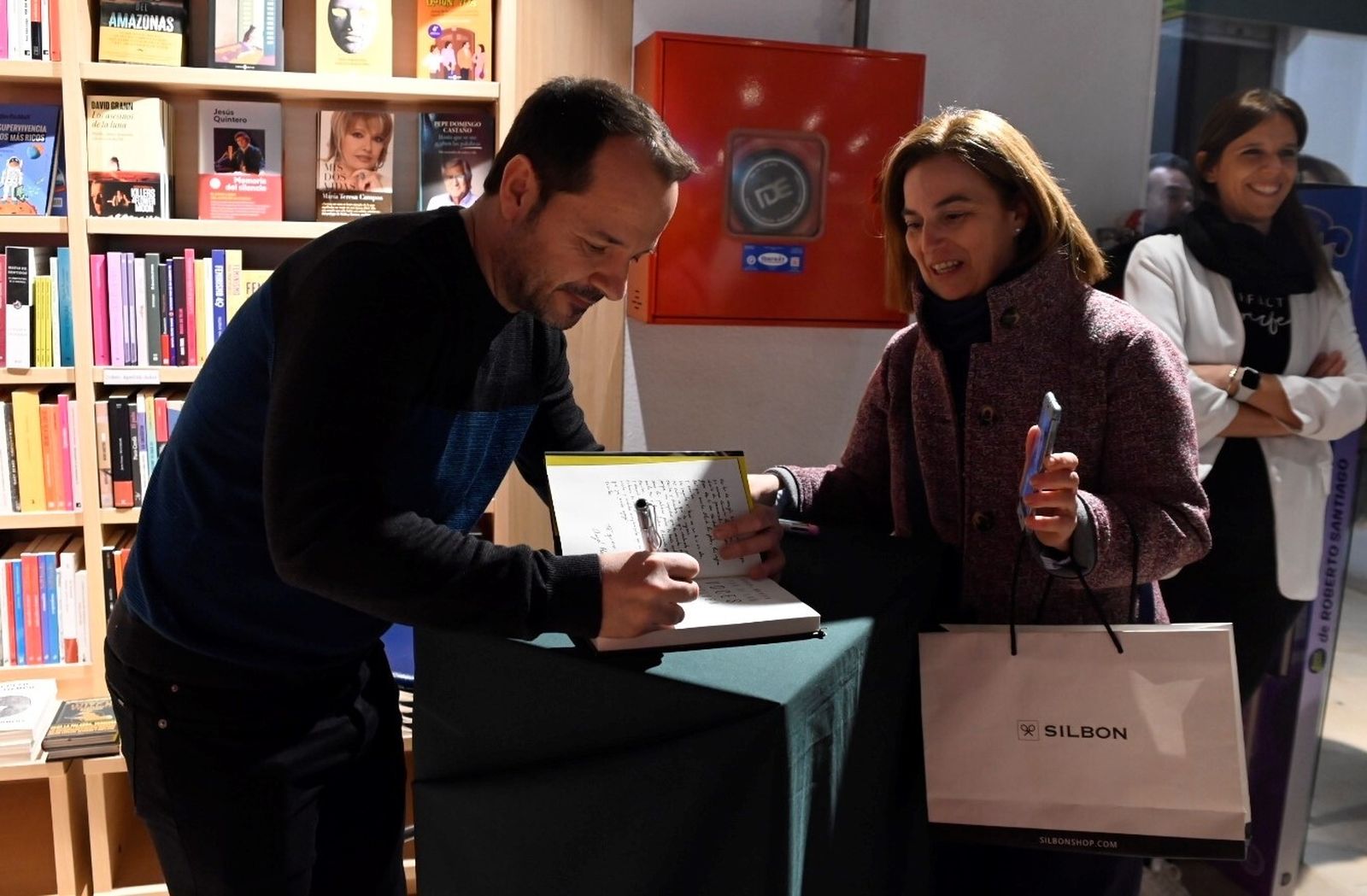 La firma de libros de Ángel Martín en Córdoba, en imágenes