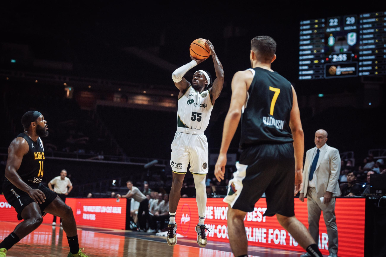 Las fotos del Unicaja - Al Ahli de la Copa Intercontinental de baloncesto
