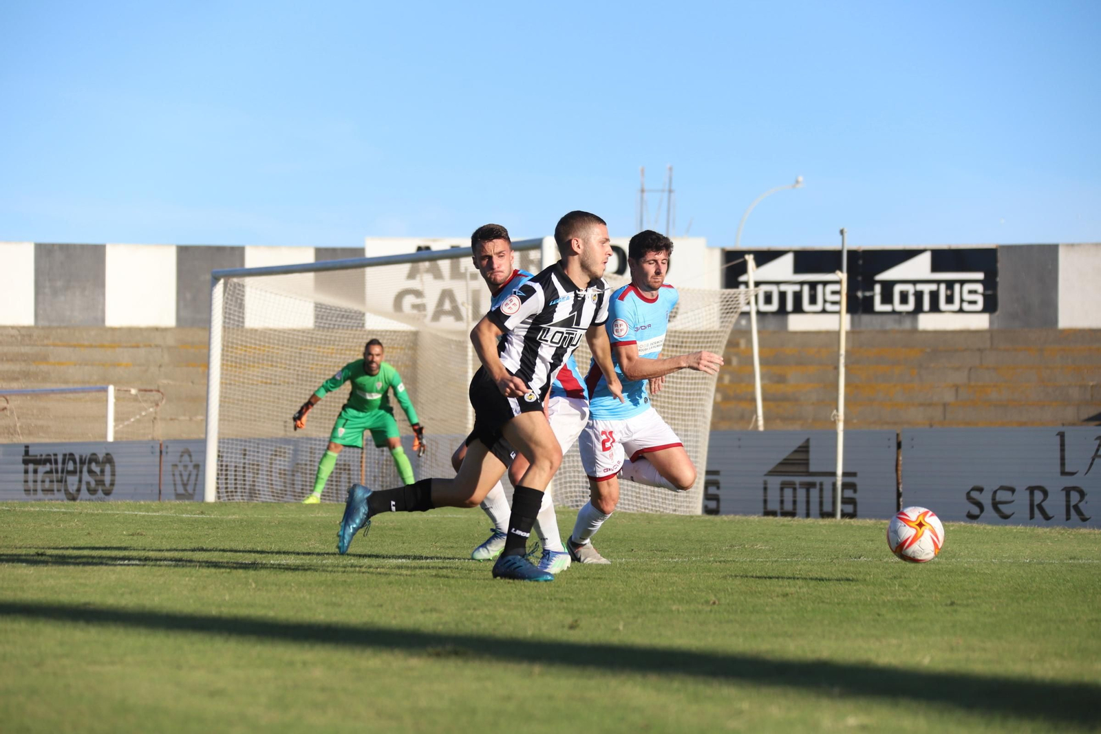 La victoria del Córdoba CF ante la Balompédica Linense, en imágenes