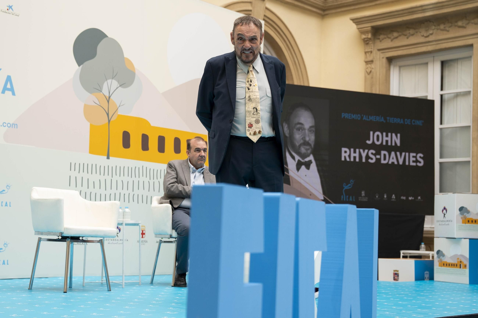 La estrella a JOHN RHYS-DAVIES luce en el paseo de la fama de Almería