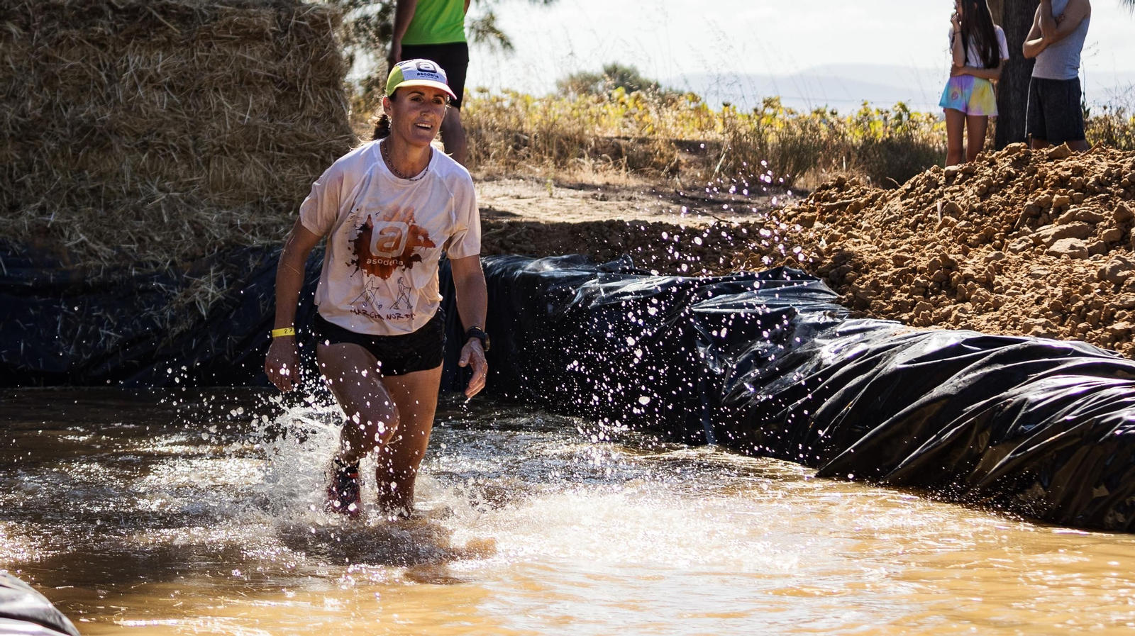 Búscate en la Carrera del Barro de La Barca de la Florida 2024