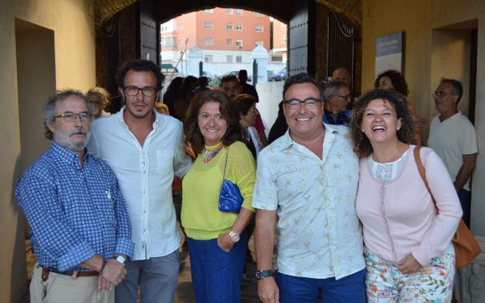 José María Esteban, el alcalde José María González, Montse de la Riba, Fernando Osuna y la concejala de Cultura Eva Tubío.

Foto: Ignacio Casas de Ciria