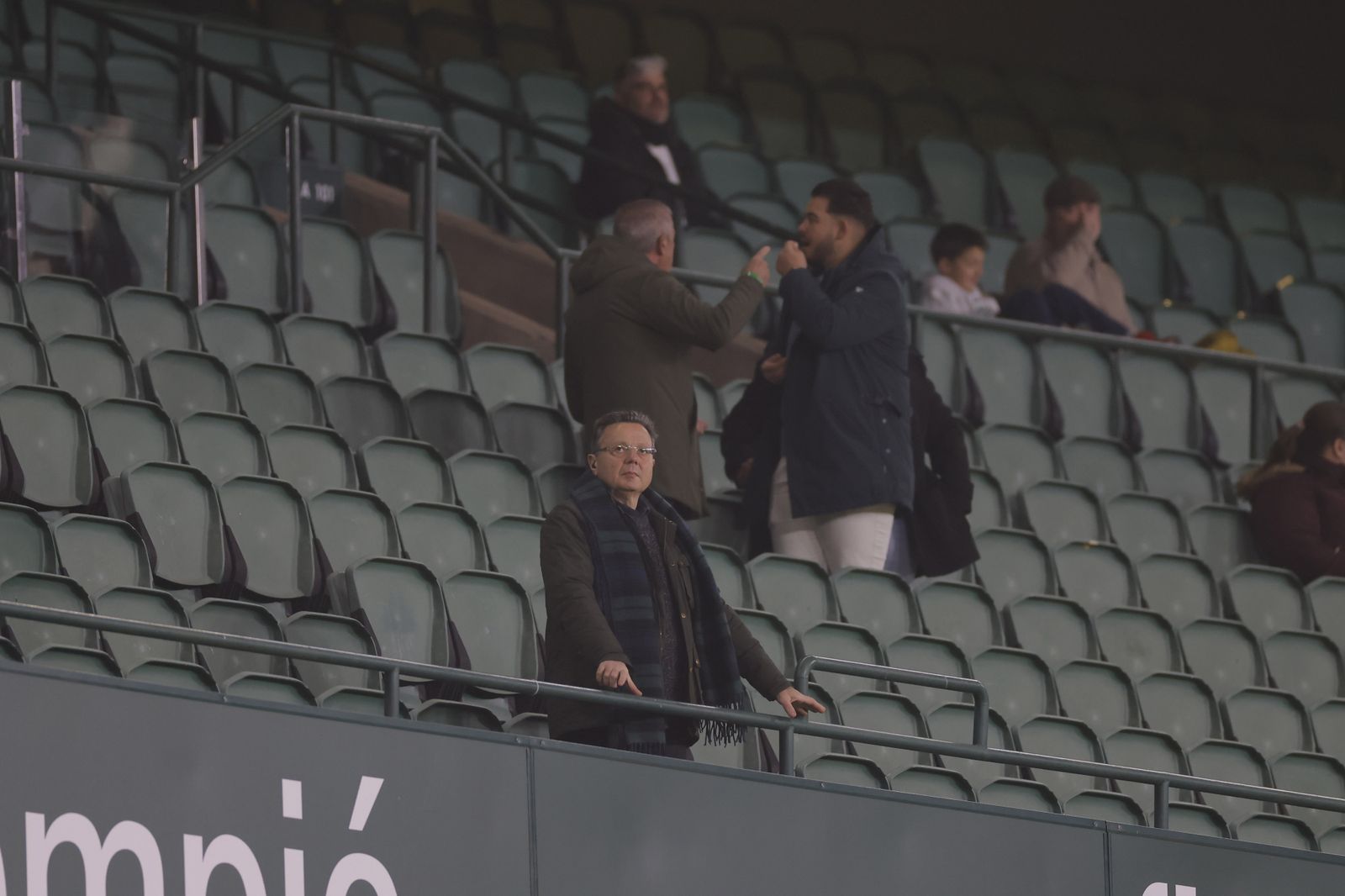 Búscate en las fotos del Betis-Barcelona