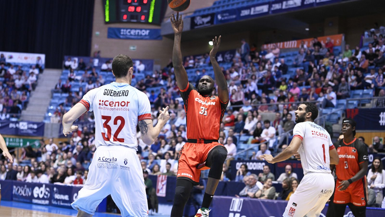 Ndoye fue el máximo anotador del Covirán Granada.