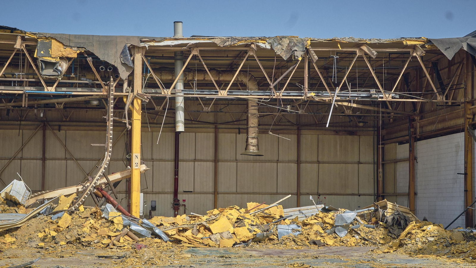 Derribo de la antigua factoría de Delphi.