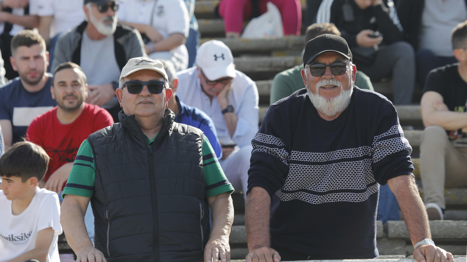 Fotos de la afición durante el encuentro de la Balona - Real Madrid Castilla