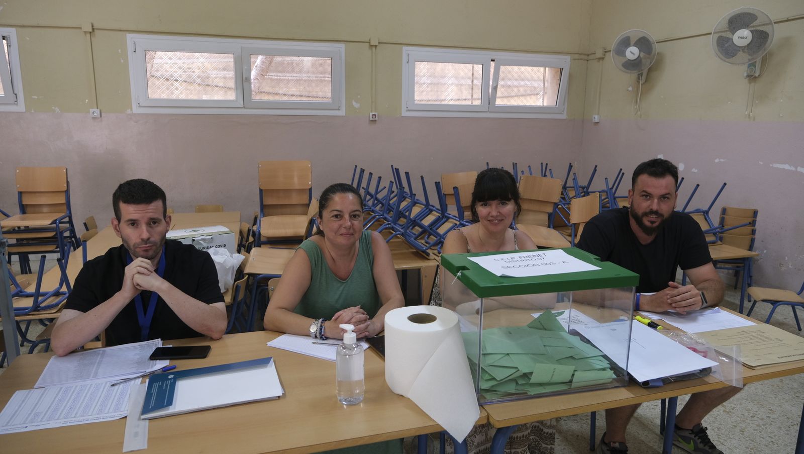 Imágenes de la votaciones en Almería al parlamento andaluz