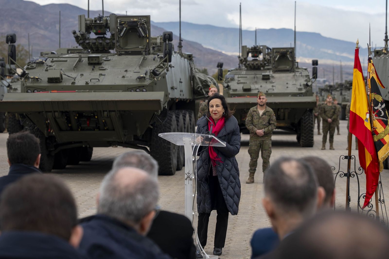 Margarita Robles entrega en Viator los primeros vehículos 8x8 ‘Dragón’ al Ejército de Tierra
